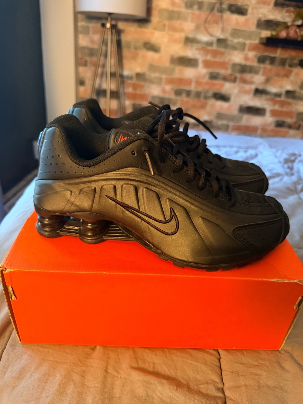 Nike Black kids Shox Running Sneakers GS size 7Y